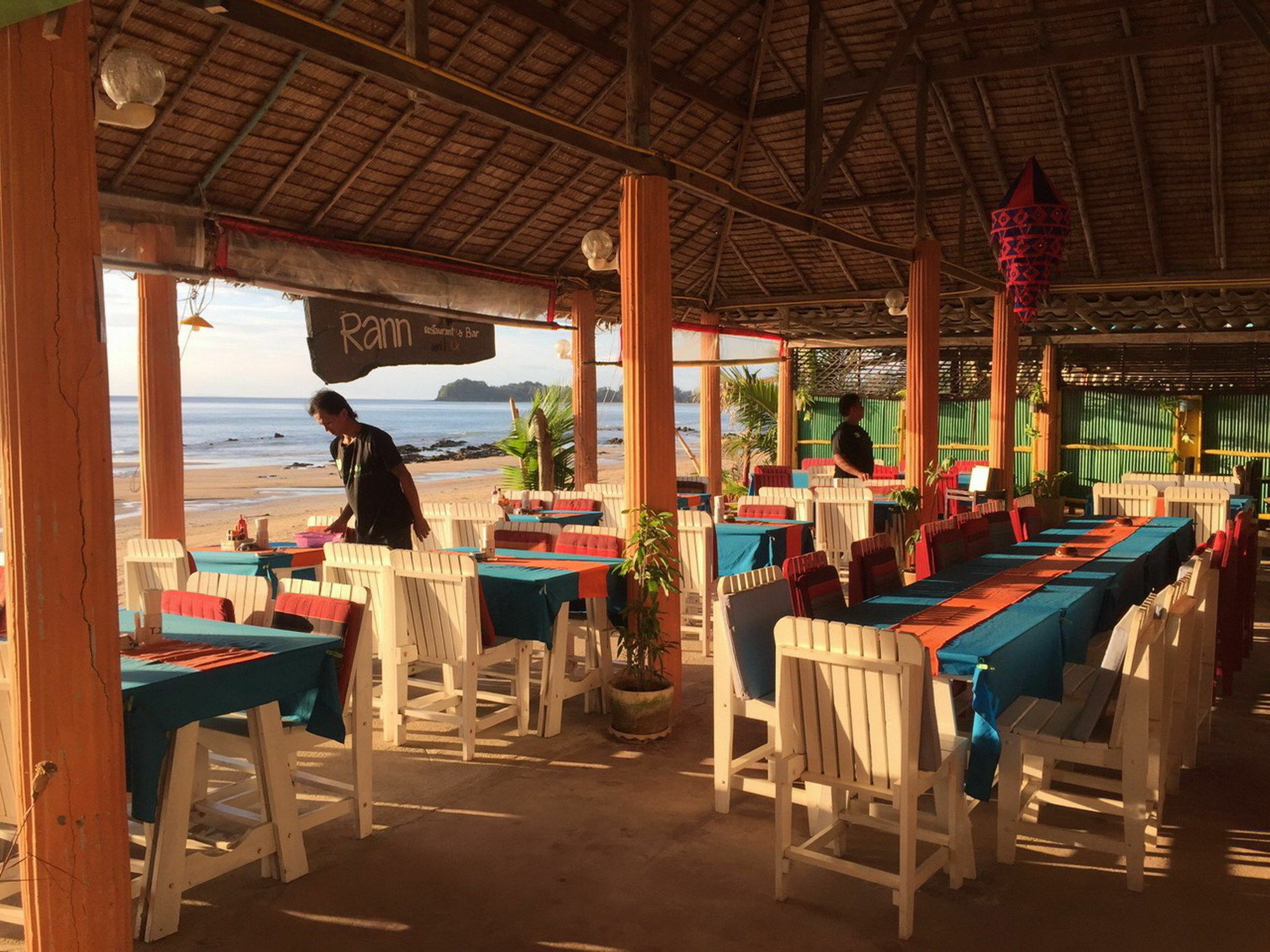 Rann Chalet Beach Side Ко-Ланта Экстерьер фото